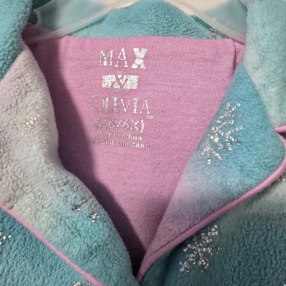 Max & Olivia Girl's Size 6 Multicolored Foil Snowflake-Patterned Fleece Pajamas - Picture 4 of 9
